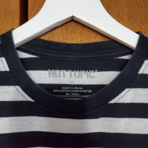 Hot Topic Black and White Striped Long Sleeve T-Shirt - Picture 3 of 3